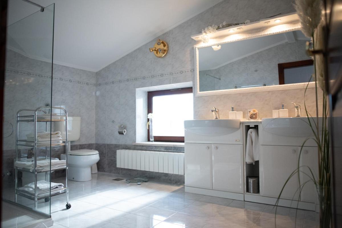 Castle House Rooms, Swimming Pool & Sauna & Tennis Court & Wine Cellar Sežana Zewnętrze zdjęcie
