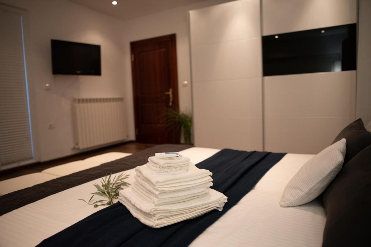 Castle House Rooms, Swimming Pool & Sauna & Tennis Court & Wine Cellar Sežana Zewnętrze zdjęcie
