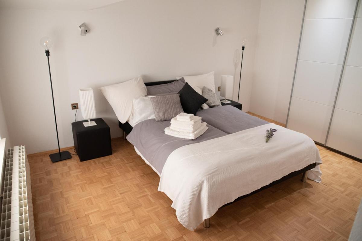 Castle House Rooms, Swimming Pool & Sauna & Tennis Court & Wine Cellar Sežana Zewnętrze zdjęcie