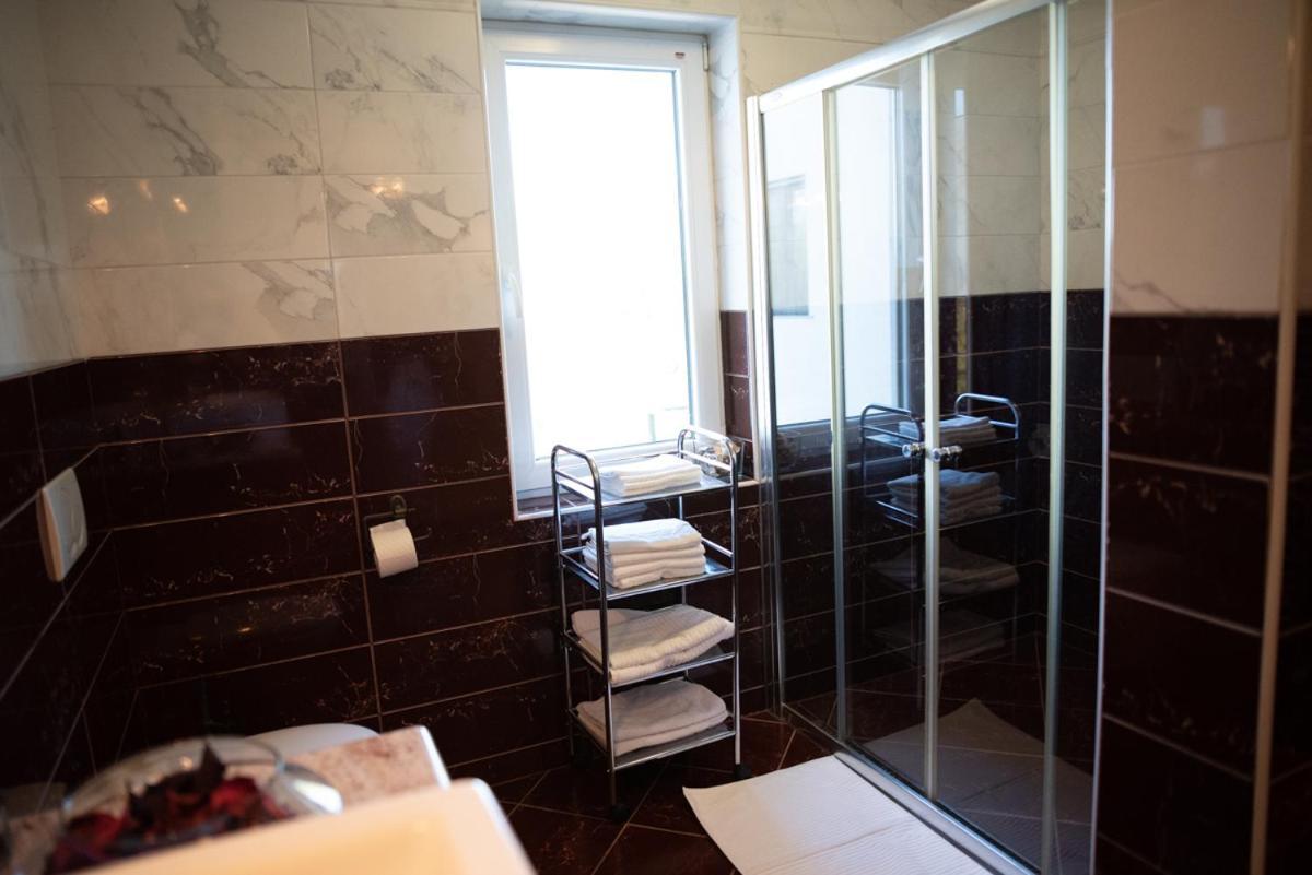 Castle House Rooms, Swimming Pool & Sauna & Tennis Court & Wine Cellar Sežana Zewnętrze zdjęcie